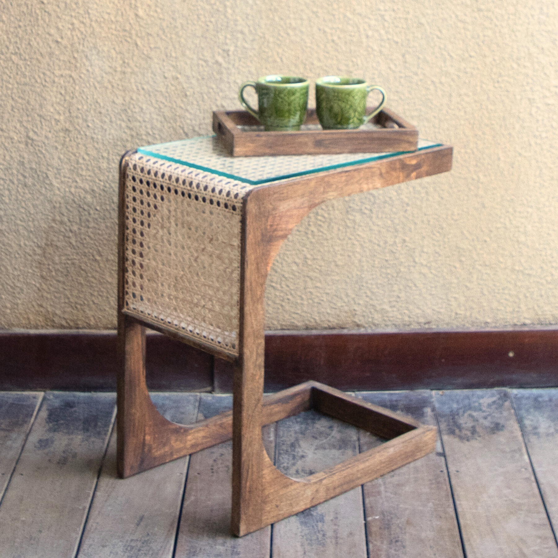 C – Ease Laptop Table