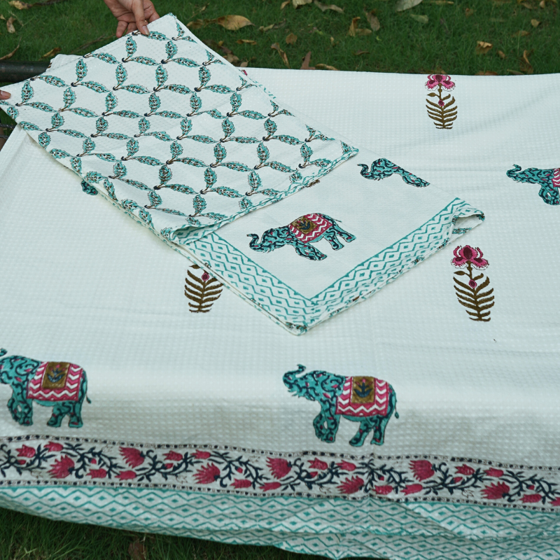Trunk Tales Waffle Bedcover Set