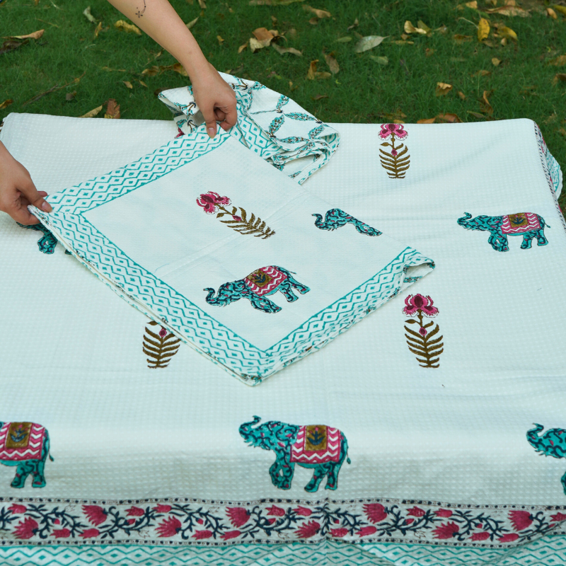 Trunk Tales Waffle Bedcover Set